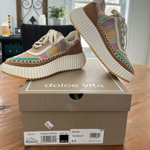 Dolce Vita Dolan Tan Multi Raffia